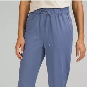 Like New Size 4 Stretch High-Rise Pant 7/8 Length - Lululemon